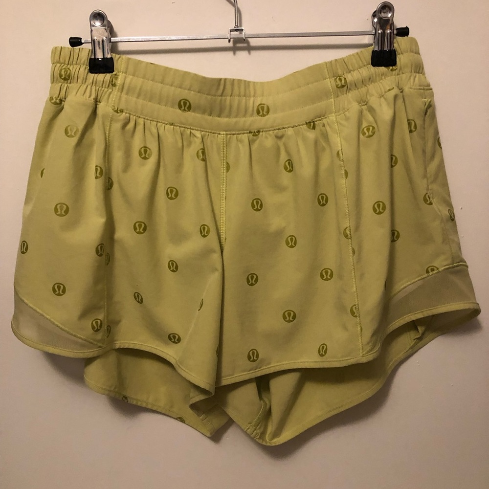 Lululemon Hotty Hot Shorts - 4 inch - Size 10